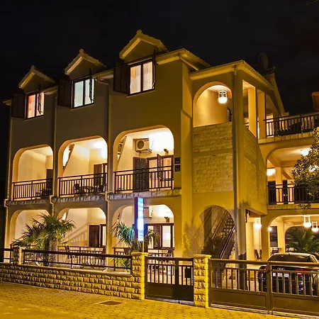 Apartman Maky & Dino *