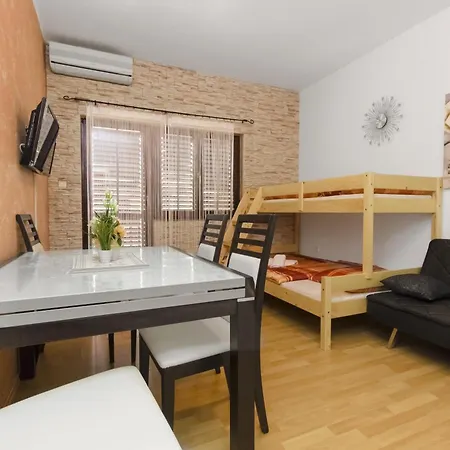 Maky & Dino Apartment