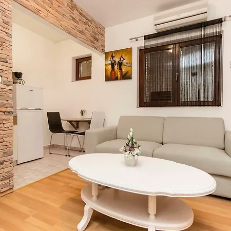 Apartment Maky & Dino Vodice