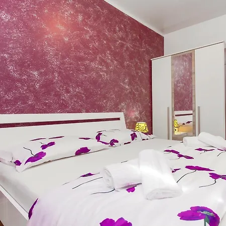 Maky & Dino Apartment Vodice