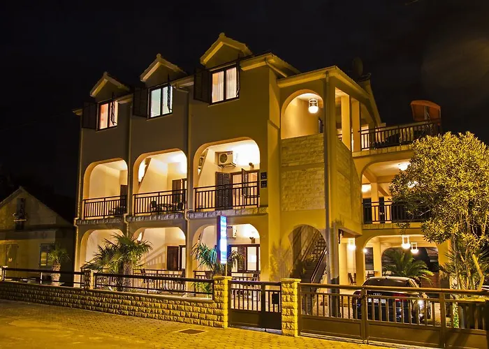 アパート Maky & Dino *