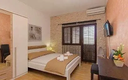 Maky & Dino * ヴォディツェ